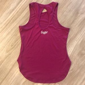 Athletic muscle tank with keyhole